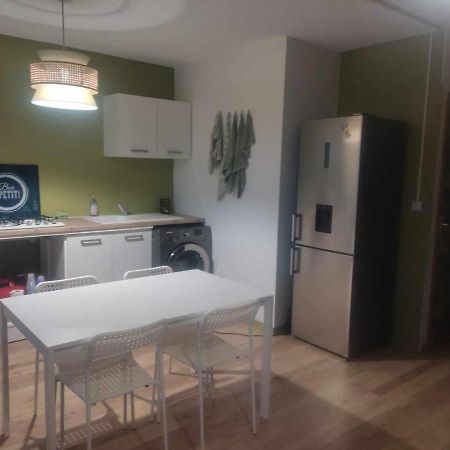 Ferienwohnung Jad'Iss L'Isle-d'Abeau Exterior foto